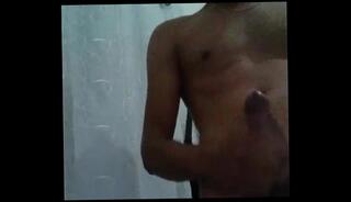 Watch the video about Pauzudo batendo uma