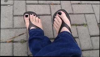 Video 784026404: foot fetish high heels, black flip flops