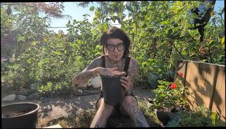 Video 1654425943: amateur solo female, solo women, solo cigarette smoking, solo tattooed, outdoor solo