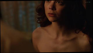 Watch the video about Charlotte Hope - ''The Spanish Princess'' s1e02