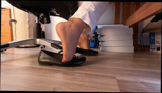 Watch the video about Nylon shoeplay with flats...