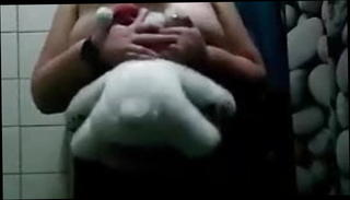 Video 1218930101: straight bear