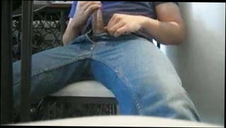 Video 1571087601: dude busts nut, gay busted