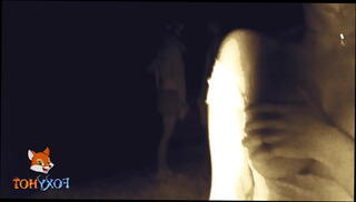 Watch the video about Exhibiendome en la playa de noche