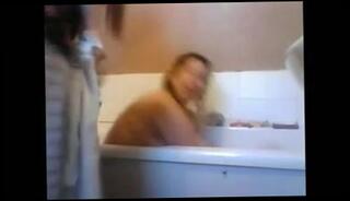 Video 81105201: webcam straight, mother webcam