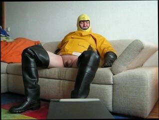 Video 864952401: pissing bear gay, piss gay fat