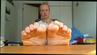 Video 125841995: feet foot fetish toes, toe wiggling foot