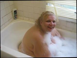 Video 197290001: bbw mature milf, straight milf, bbw bath