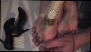 Video 897334804: amateur foot fetish, vacuuming feet, brunette foot fetish