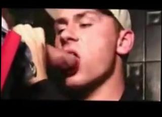 Video 705125304: gay bareback, public toilet fuck