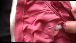 Video 112625101: gay man wanking, panty wank