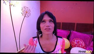 Video 318788985: beautiful shemale