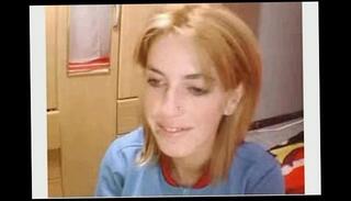 Watch the video about Loirinha faz strip e se masturba