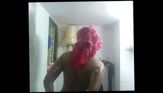 Video 567815055: tits bath