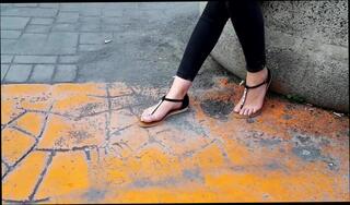 Watch the video about Yng fr's sexy long feets hot toes in sandals