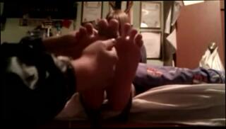 Video 1041847404: amateur foot fetish, bare feet tickled