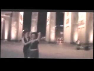 Watch the video about Aline the bitch in the street