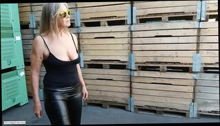 Video 565269185: mature women grannies, tight leggins, leggins spandex, granny legs