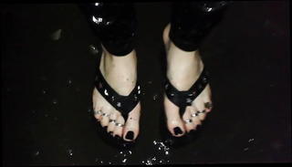 Video 1517993401: sexy shemale feet, sexy feet amateur, sexy hot feet, horny feet, feet outdoors, wet feet, feet hd