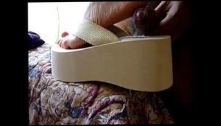 Watch the video about My best friend & my XGF wear same flip flops