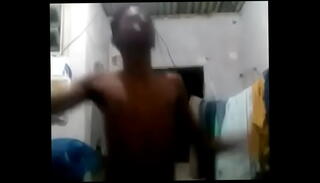 Watch the video about PRIMEIRA VEZ DA NEGRA GOSTOSA