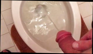 Video 1571142411: good pee, gay