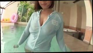 Watch the video about Japanese babe in swimsuit