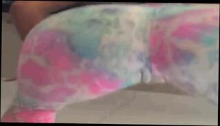 Video 241978101: legs straight