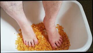 Watch the video about Fun with cornflakes