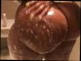 Watch the video about Solo cherokee big booty shower