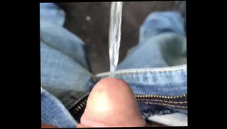 Video 1594024615: solo boy pissing