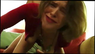 Watch the video about Une francaise veut que je la cloue en levrette