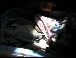 Video 13730701: washing dirty, man gay