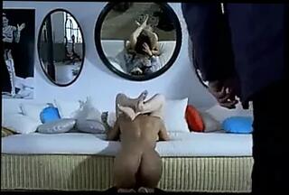 Watch the video about L uomo che guarda