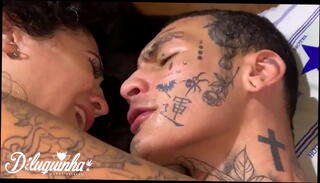 Watch the video about Conhece ela na rave, deusa do trance e da sentada