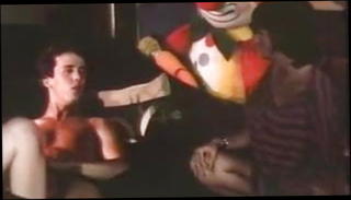 Video 827965501: kissing straight