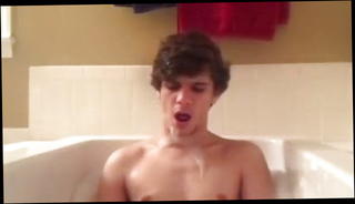 Video 1571103321: big boy, boy bath, gay bath