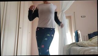 Video 988265695: leggins, homemade amateur girl, sexy exercise, girls sweat, yoga girl, girl pants, gym girl, home sexy