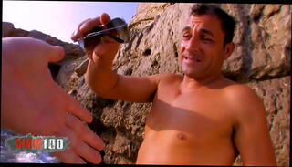 Watch the video about Penelope Tiger se paye une bite espagnole dans son cul &agrave; la plage