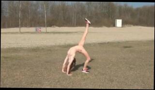 Video 85605504: solo babe, solo female public, public strip