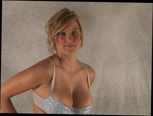 Video 1527413601: model pose dance, tits straight, big tits posing, big titted american