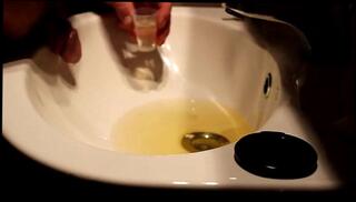 Video 359539355: solo piss, pissing boy