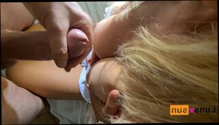 Watch the video about Ejaculation sur les seins (Branlette rapide) Petit seins, belle-m&egrave;re se fait &eacute;jaculer dessus