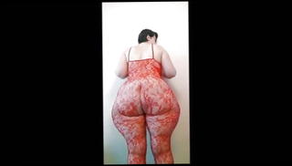 Watch the video about Megavideoclip - Wide Hips