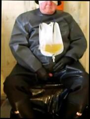 Video 313724801: gay man pissing, camera pissing