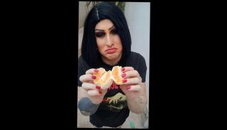 Video 1654172333: solo amateur trans, eating solo, funny amateur