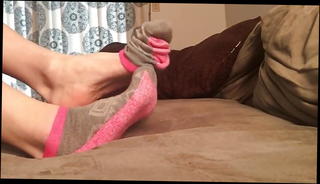 Video 1221153401: socks barefeet, straight