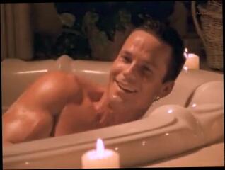 Video 327430004: kira reed