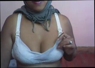 Video 714423004: webcam fingering, arab fingering, webcam slut, arabian slut