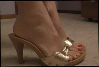 Watch the video about Gold Shoe cum